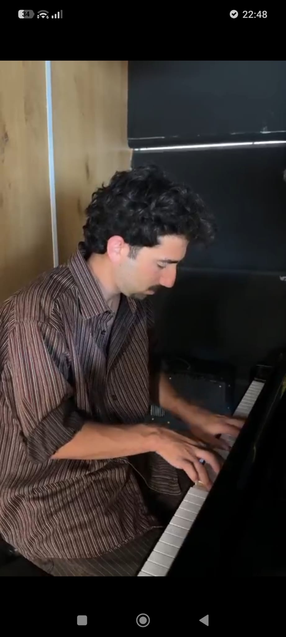 Noam Shaty performing at the piano